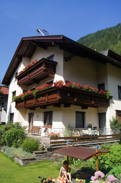 Bed and Breakfast Haus Josef Mayrhofen Exterior foto